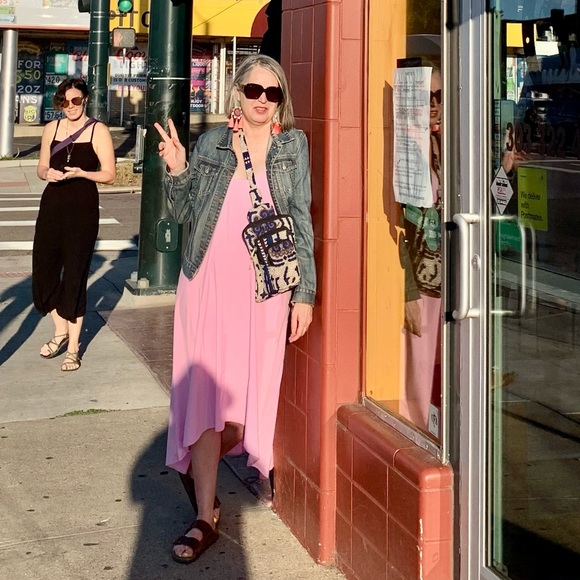 Meet your Posher, Andrea - Picture 3 of 4